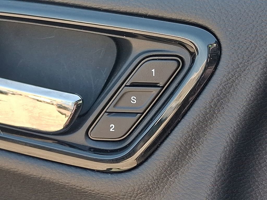 Used 2022 Dodge Durango R/T w/ Blacktop Package AWD/4WD image 32