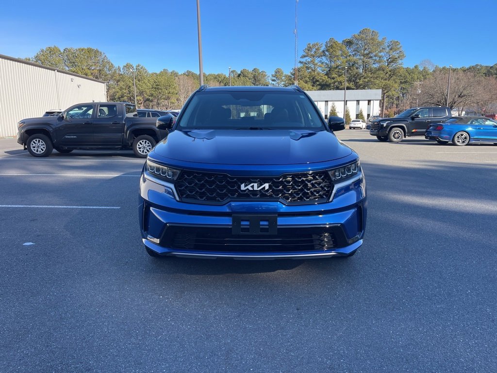 Used 2023 Kia Sorento S w/ Panoramic Sunroof Package image 3