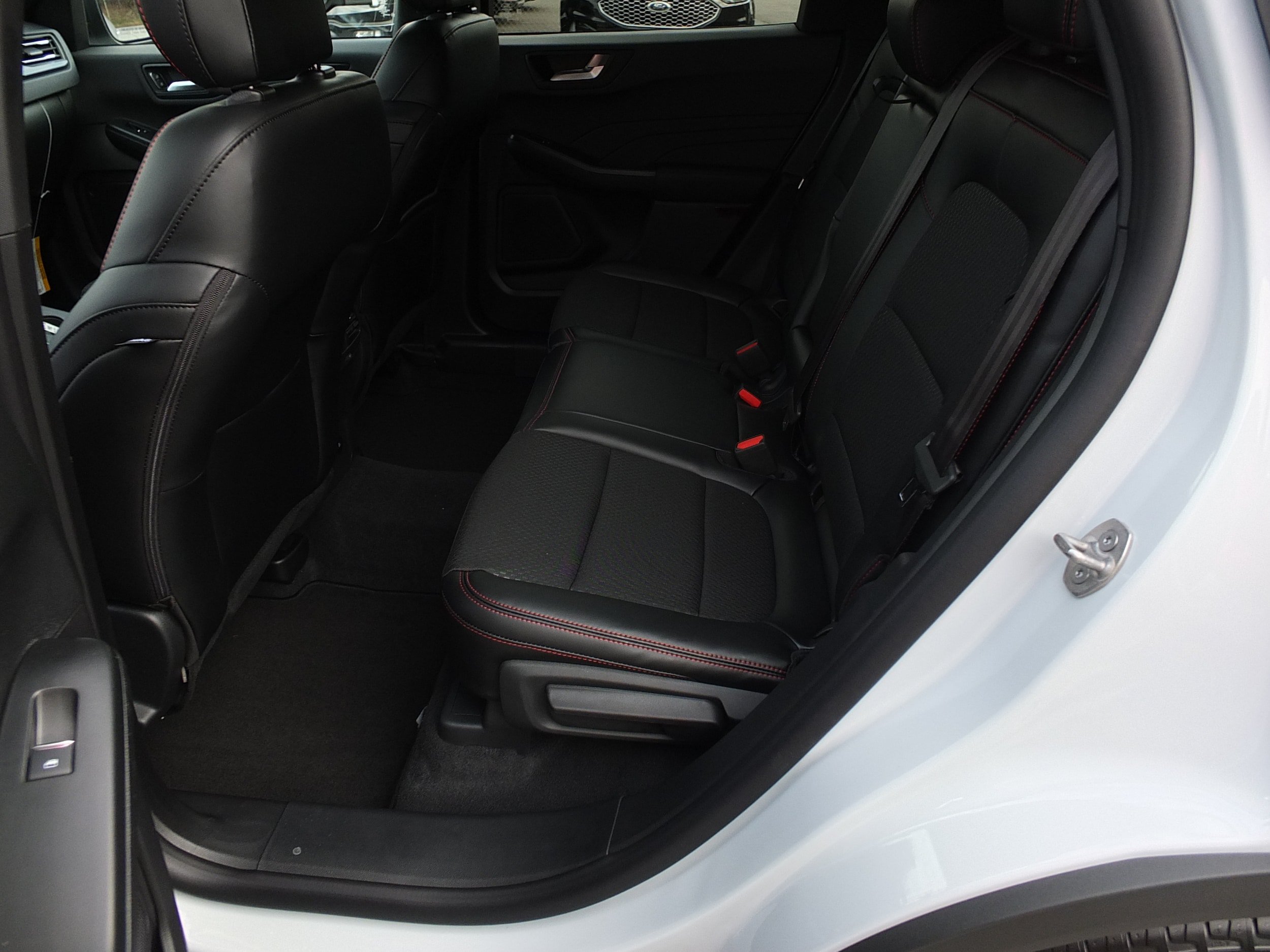 New 2026 Ford Escape ST-Line w/ Tech Pack #1 AWD/4WD image 11