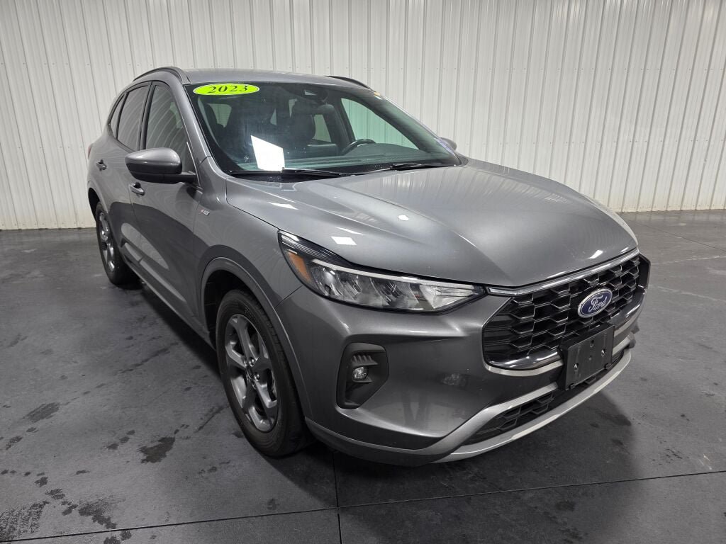 Used 2023 Ford Escape ST-Line Select AWD/4WD video 2
