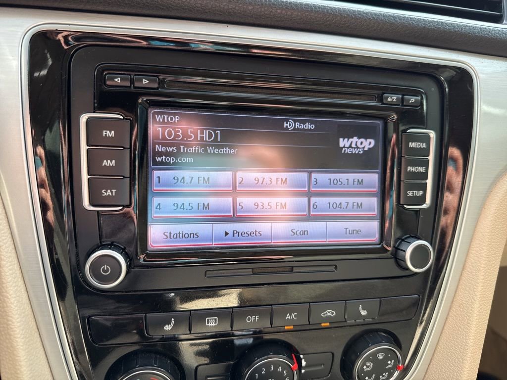 Used 2013 Volkswagen Passat TDI SE image 23