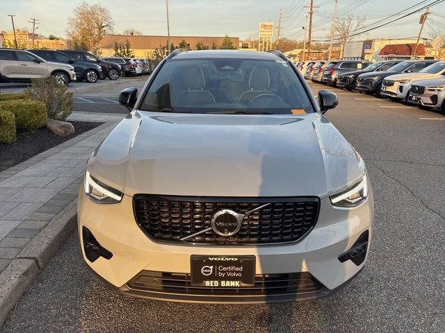 Used 2025 Volvo XC40 B5 Plus AWD/4WD image 8
