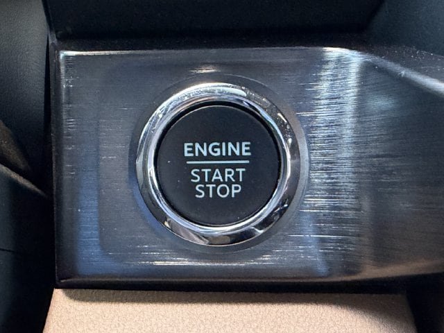 Used 2025 Ford F250 Lariat AWD/4WD image 19