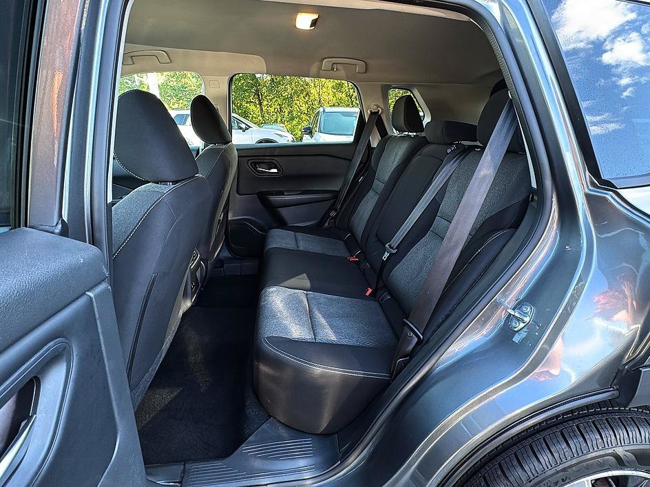 Certified 2025 Nissan Rogue SV AWD/4WD image 17