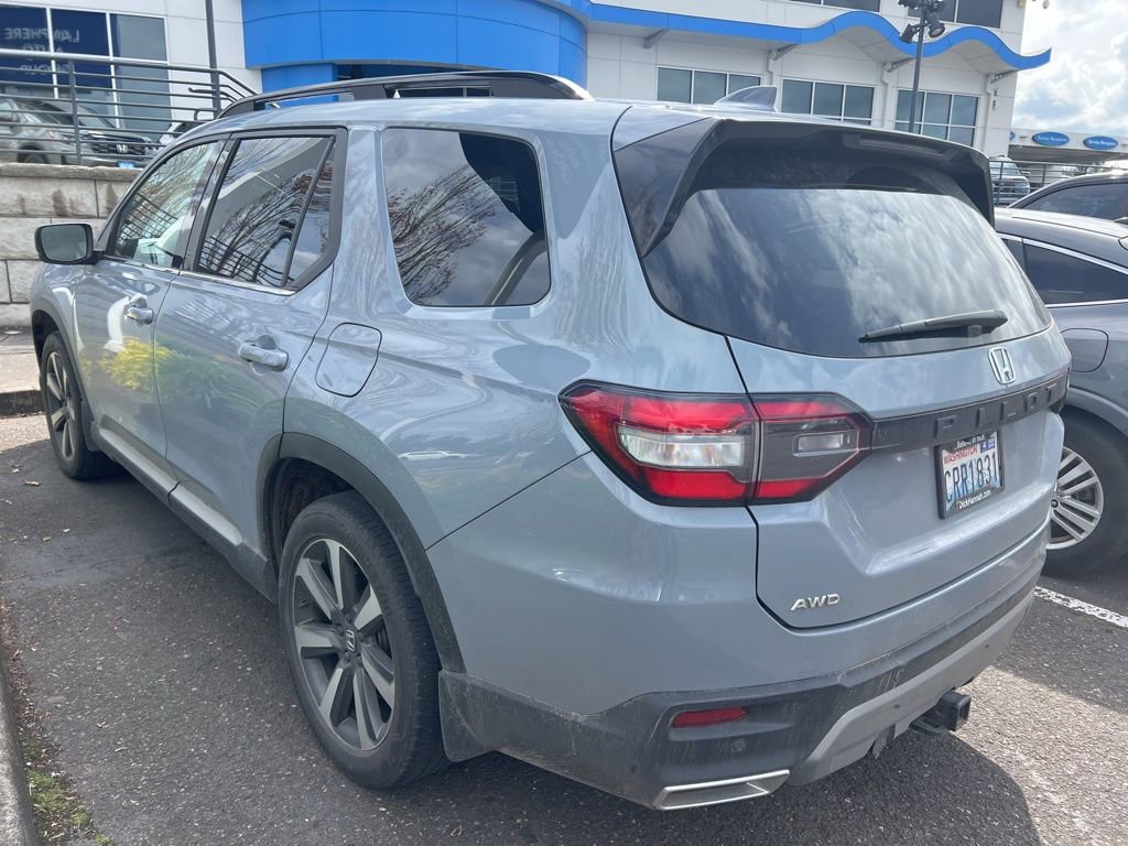 Used 2024 Honda Pilot Touring image 6