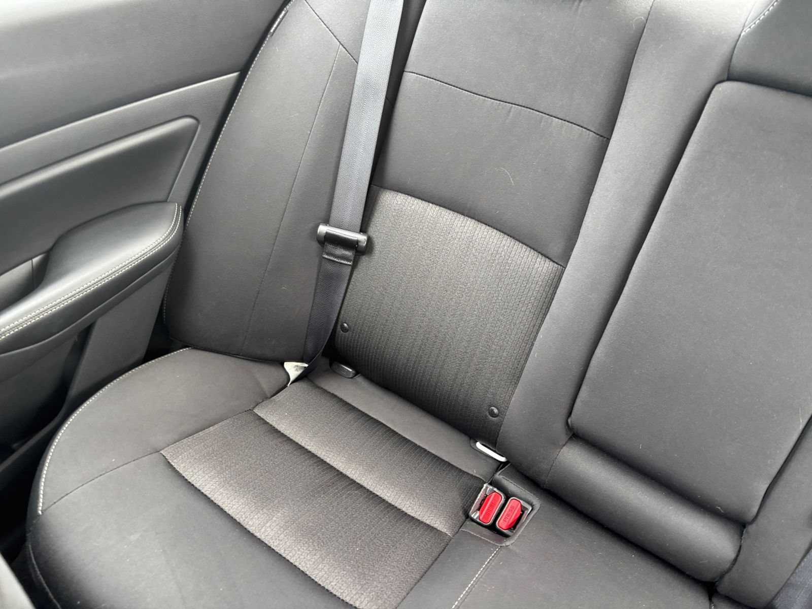 Used 2025 Nissan Altima 2.5 SV FWD image 34