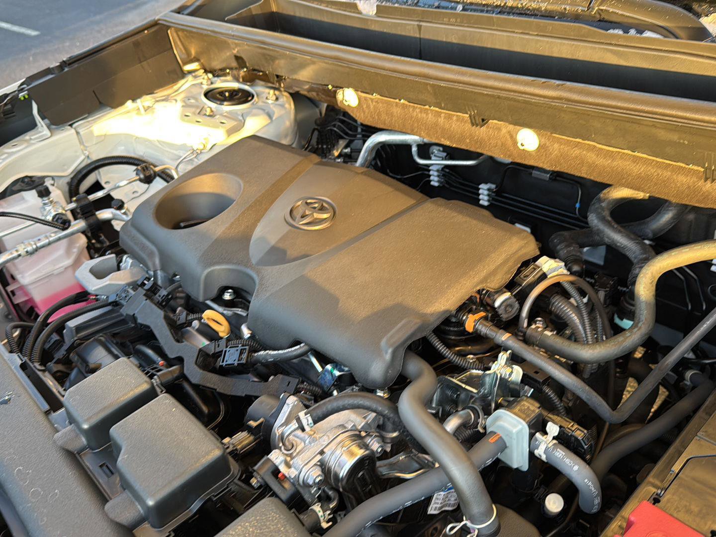 Used 2025 Toyota RAV4 XLE image 31