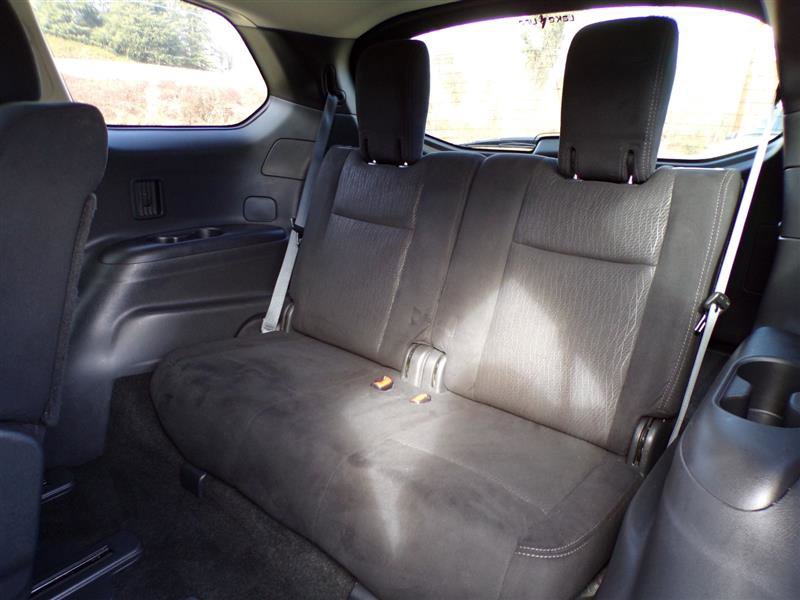 Used 2016 Nissan Pathfinder SV image 24