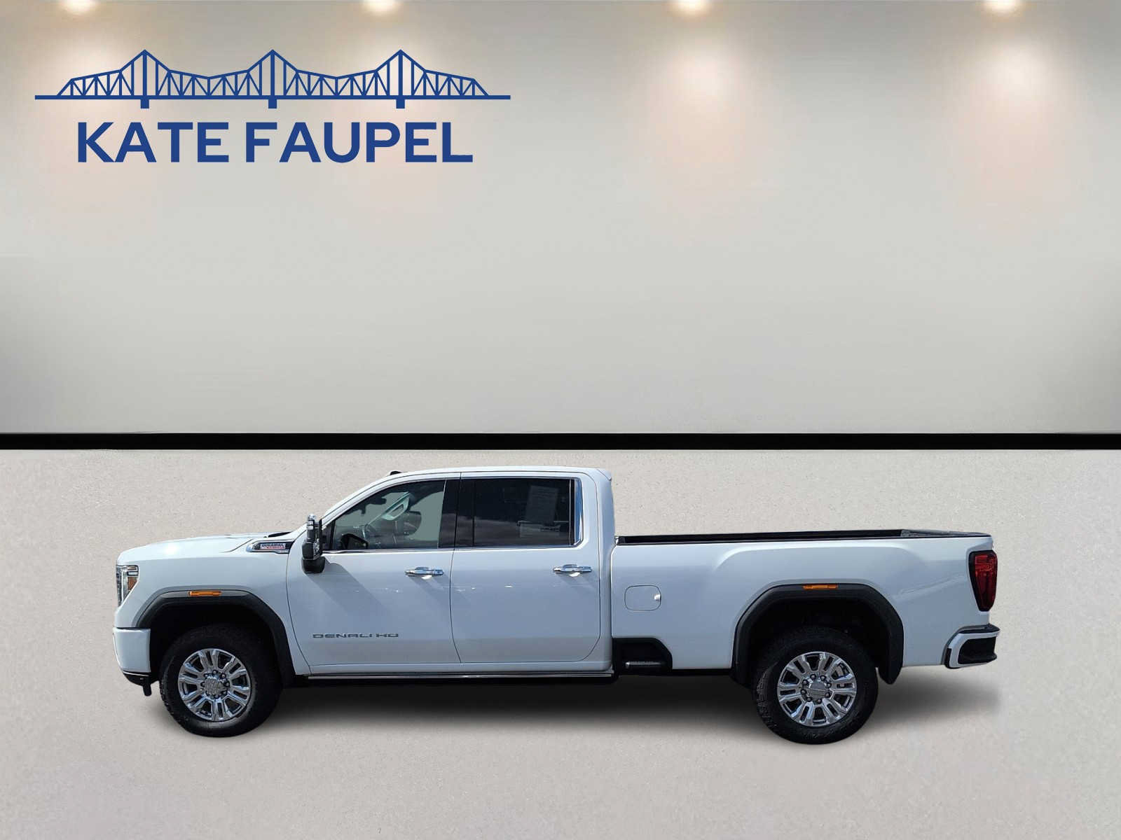 Used 2022 GMC Sierra 3500 Denali w/ Technology Package AWD/4WD image 4
