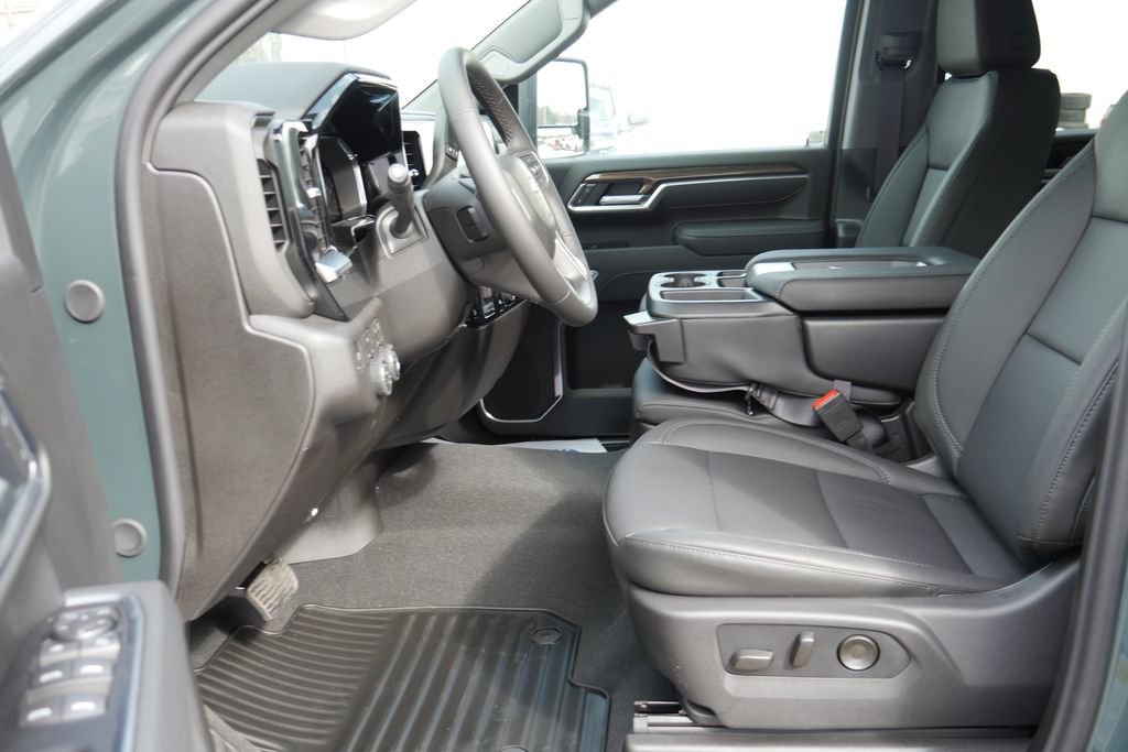 New 2026 Chevrolet Silverado 3500 LT w/ All Star Edition image 8