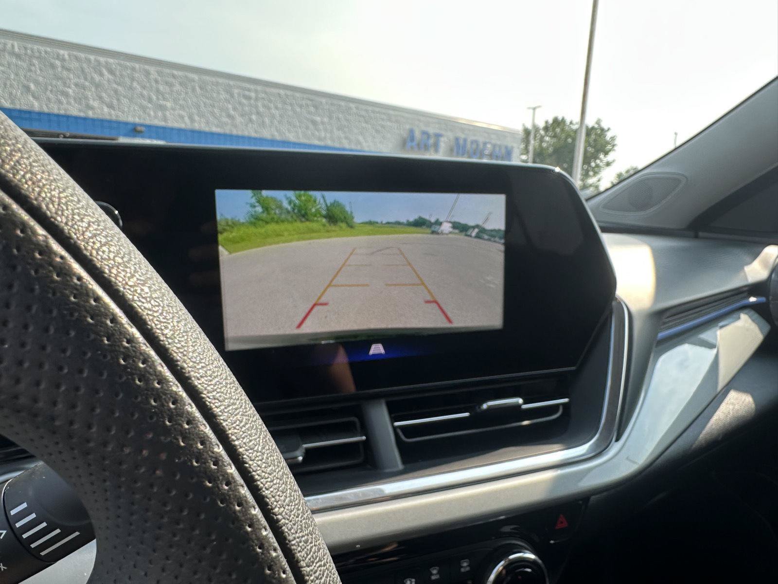 Used 2025 Chevrolet Trax LT FWD image 29