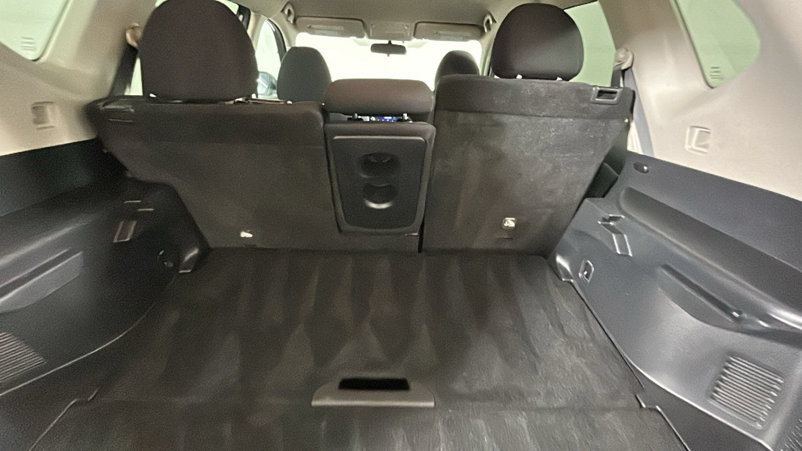 Used 2020 Nissan Rogue S FWD image 31