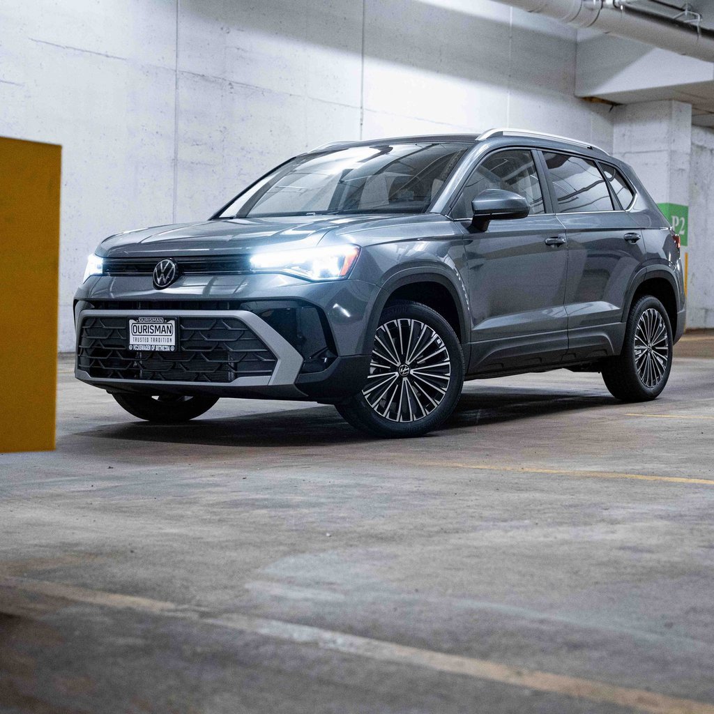 New 2025 Volkswagen Taos SE