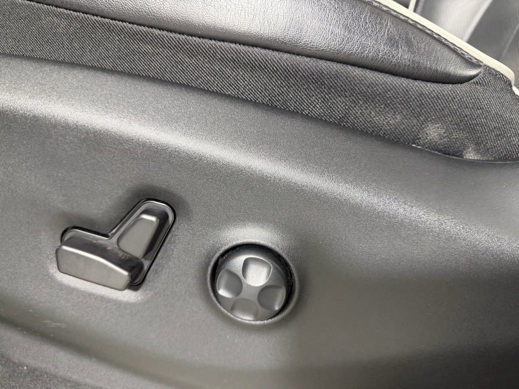 Used 2023 Chrysler Pacifica Limited image 19