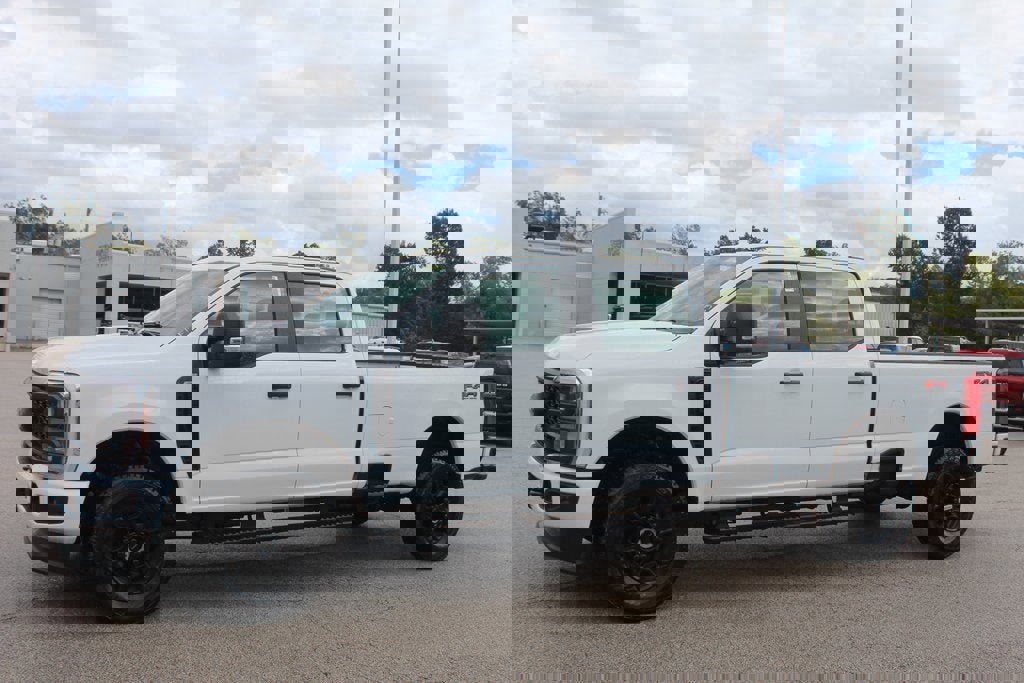 New 2026 Ford F350 XL image 2