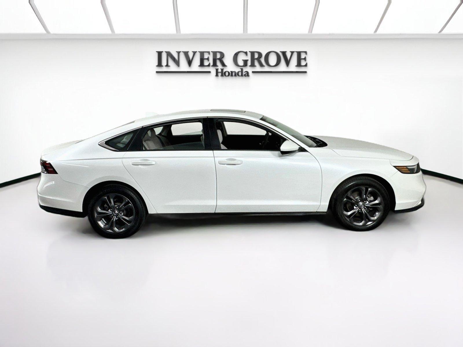 Used 2023 Honda Accord EX image 4