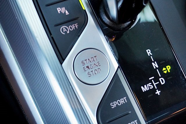 Used 2022 BMW 330i Sedan w/ Driving Assistance Package image 32