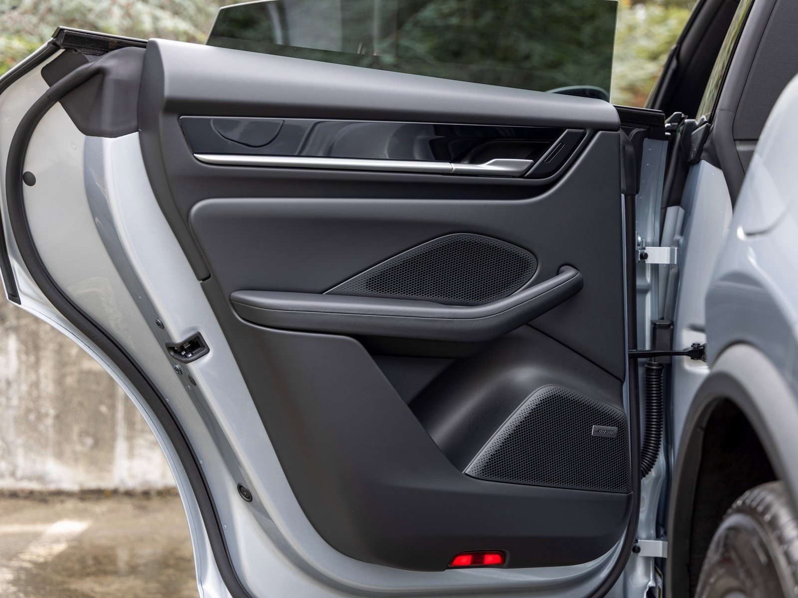 New 2025 Porsche Macan Electric image 39