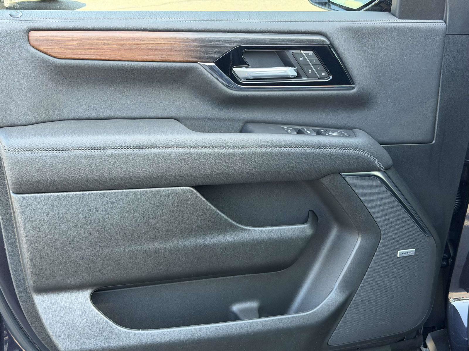 New 2026 GMC Yukon Denali w/ Sun & Power Step Package AWD/4WD image 6