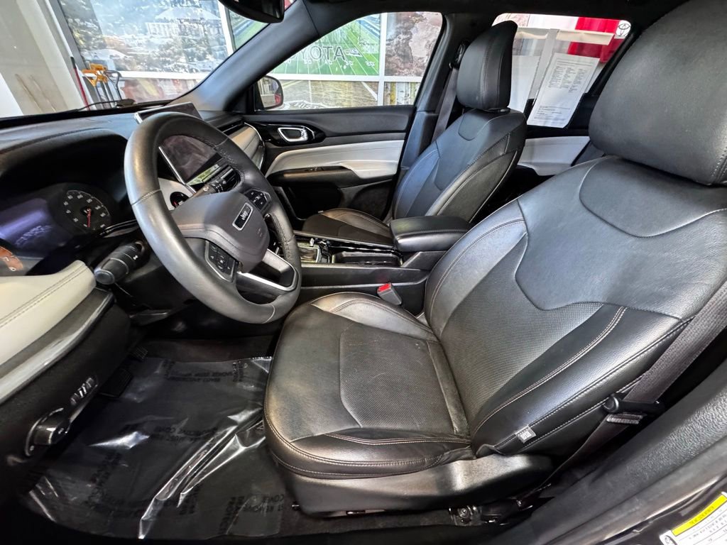 Used 2023 Jeep Compass Limited image 18