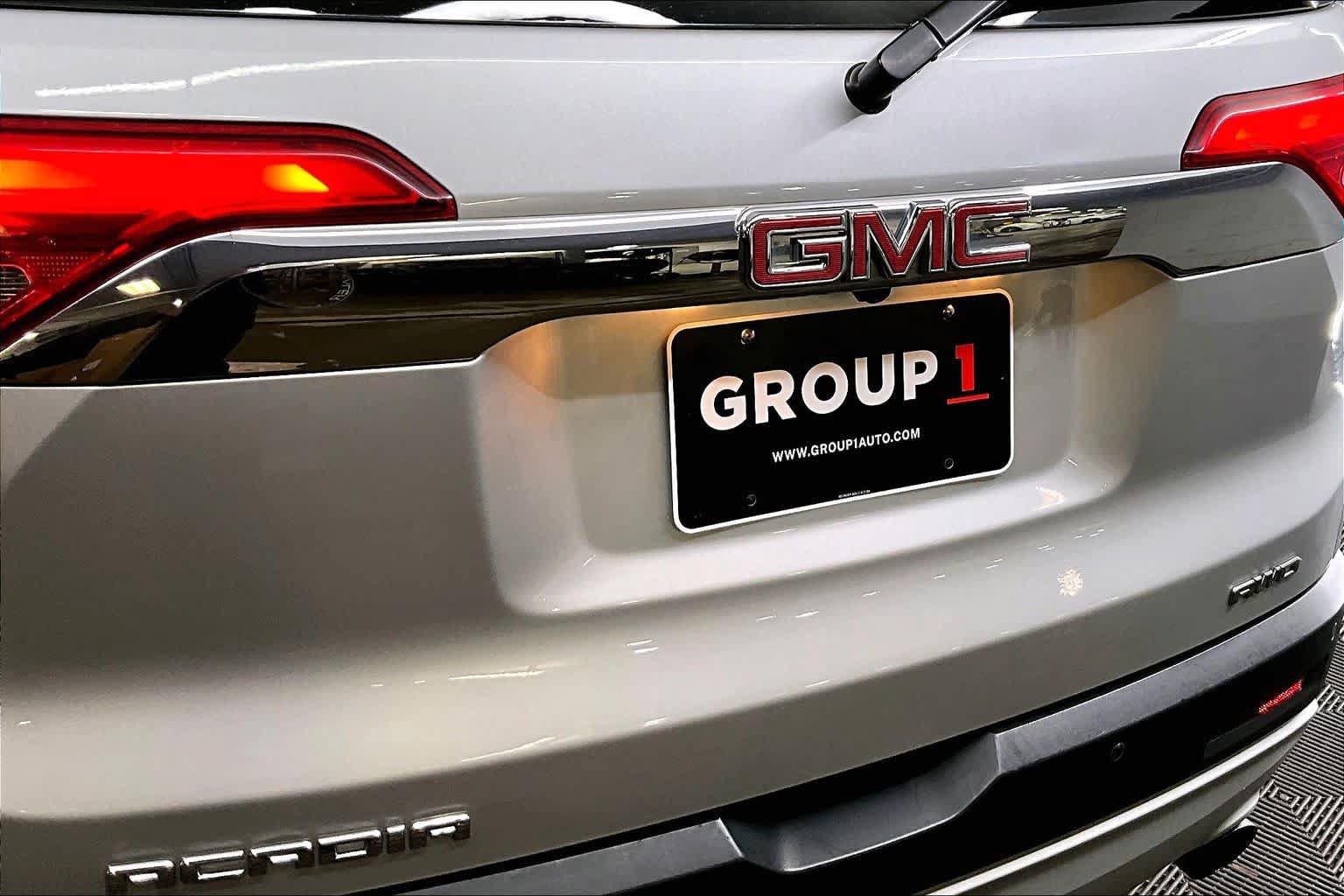 Used 2017 GMC Acadia SLT AWD/4WD image 31
