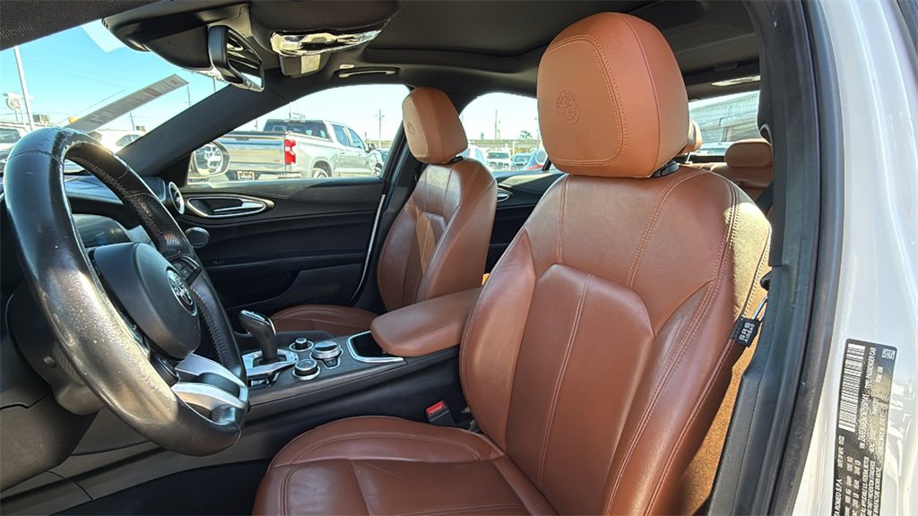 Used 2022 Alfa Romeo Giulia Ti image 14