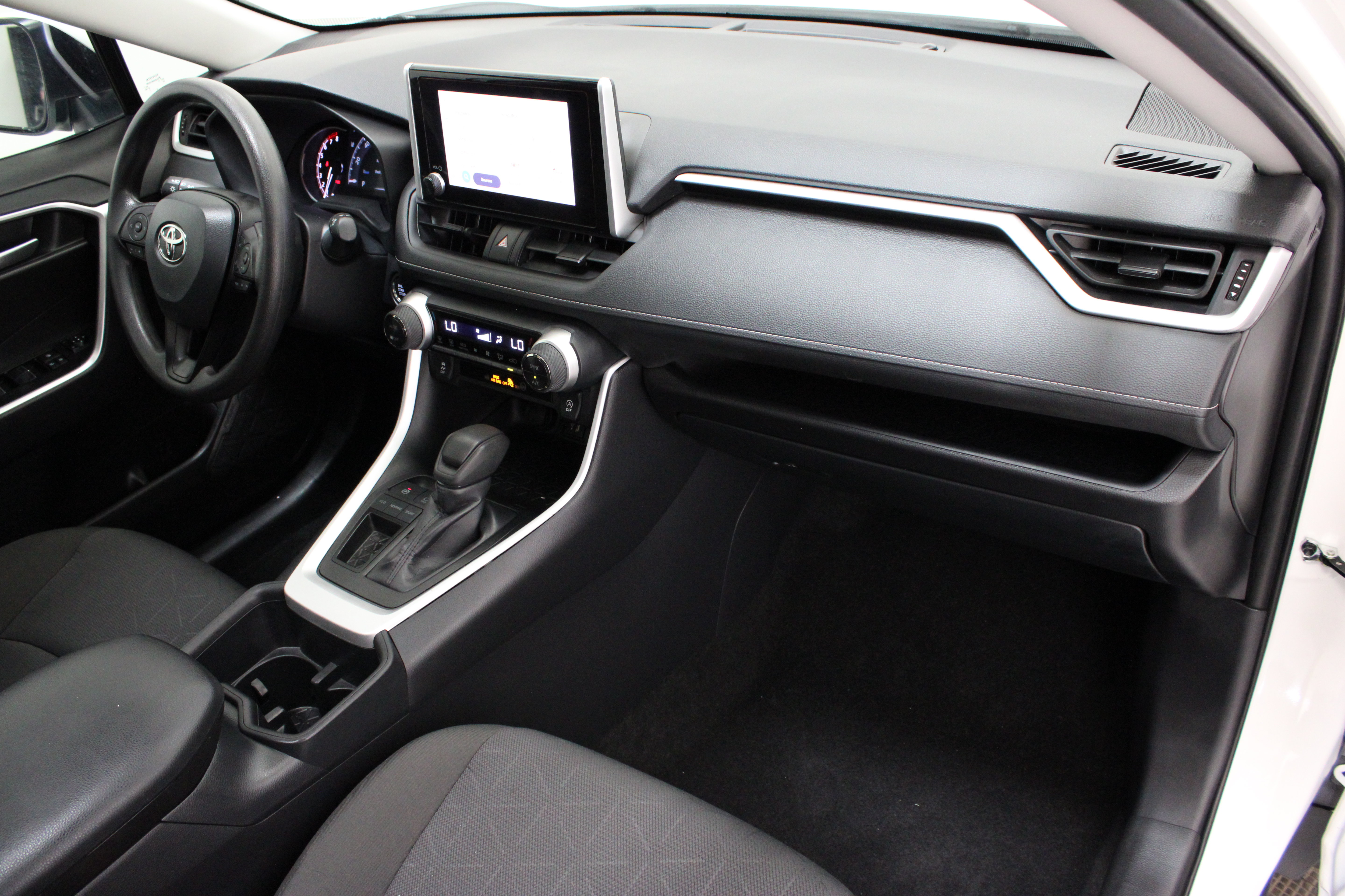 Used 2025 Toyota RAV4 XLE w/ Convenience Package FWD image 37