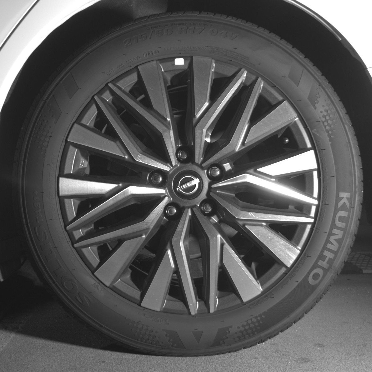 Used 2025 Nissan Altima 2.5 SV image 14