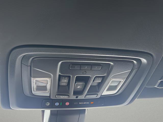 Used 2019 Chevrolet Silverado 1500 High Country w/ Technology Package image 32