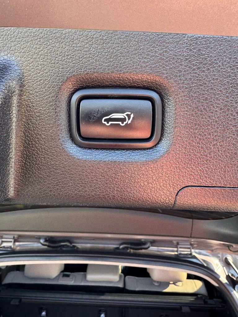 Used 2020 Hyundai Santa Fe SEL w/ Cargo Package FWD image 16
