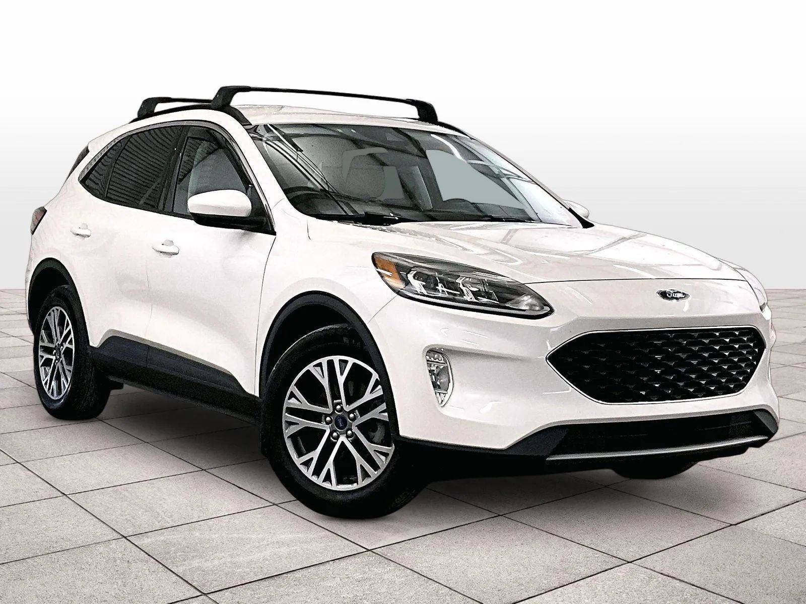 Used 2021 Ford Escape SEL w/ Technology Package AWD/4WD image 2