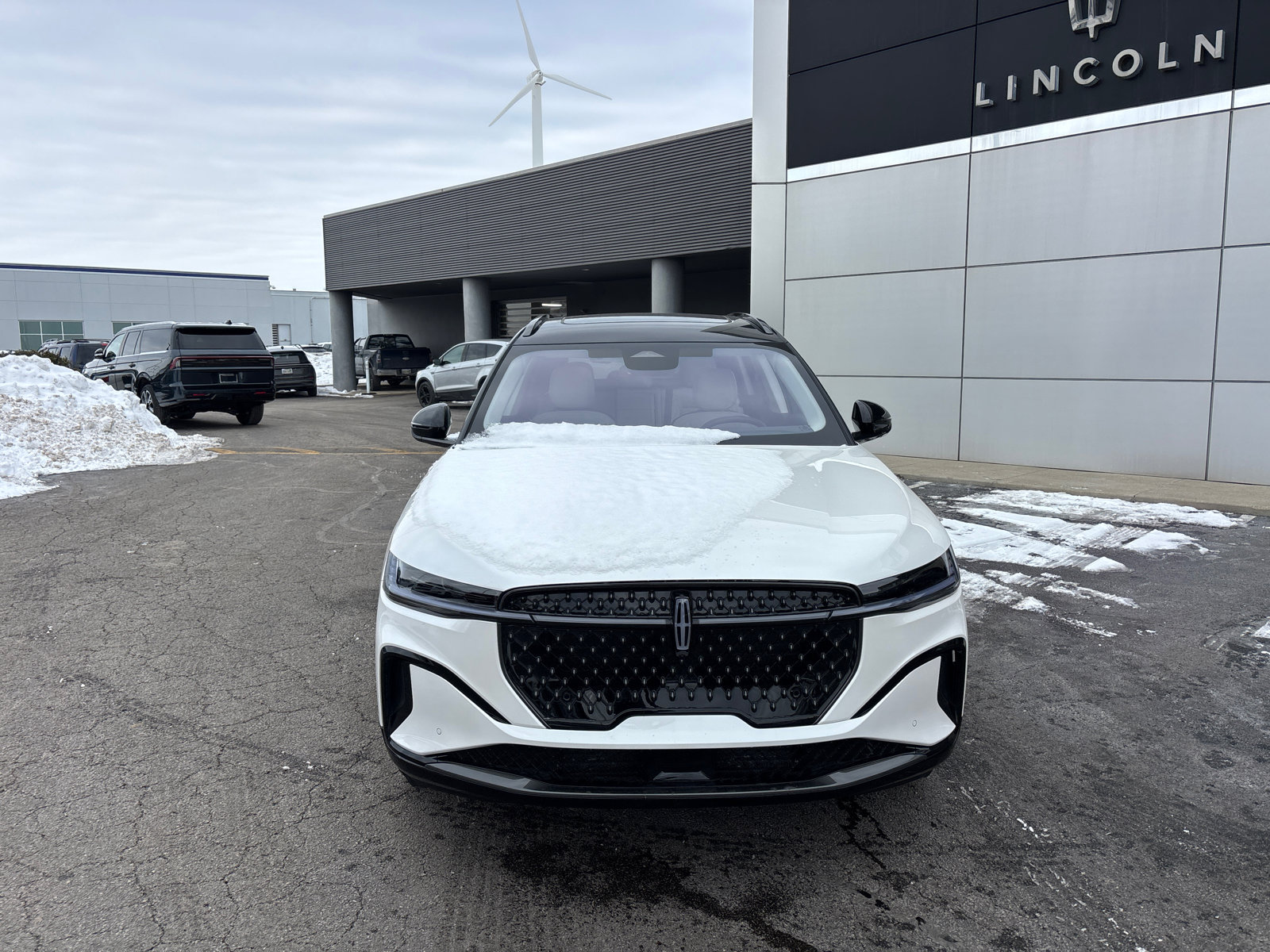 New 2026 Lincoln Nautilus Reserve w/ Jet Appearance Package AWD/4WD image 2