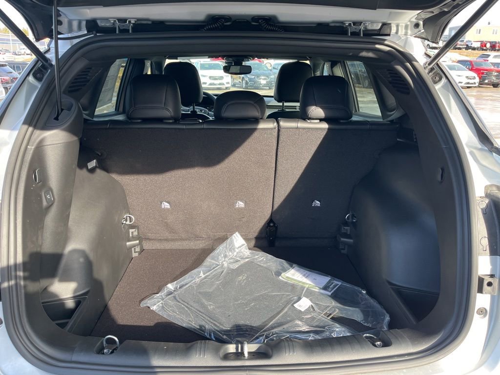 New 2026 Jeep Compass Limited image 13