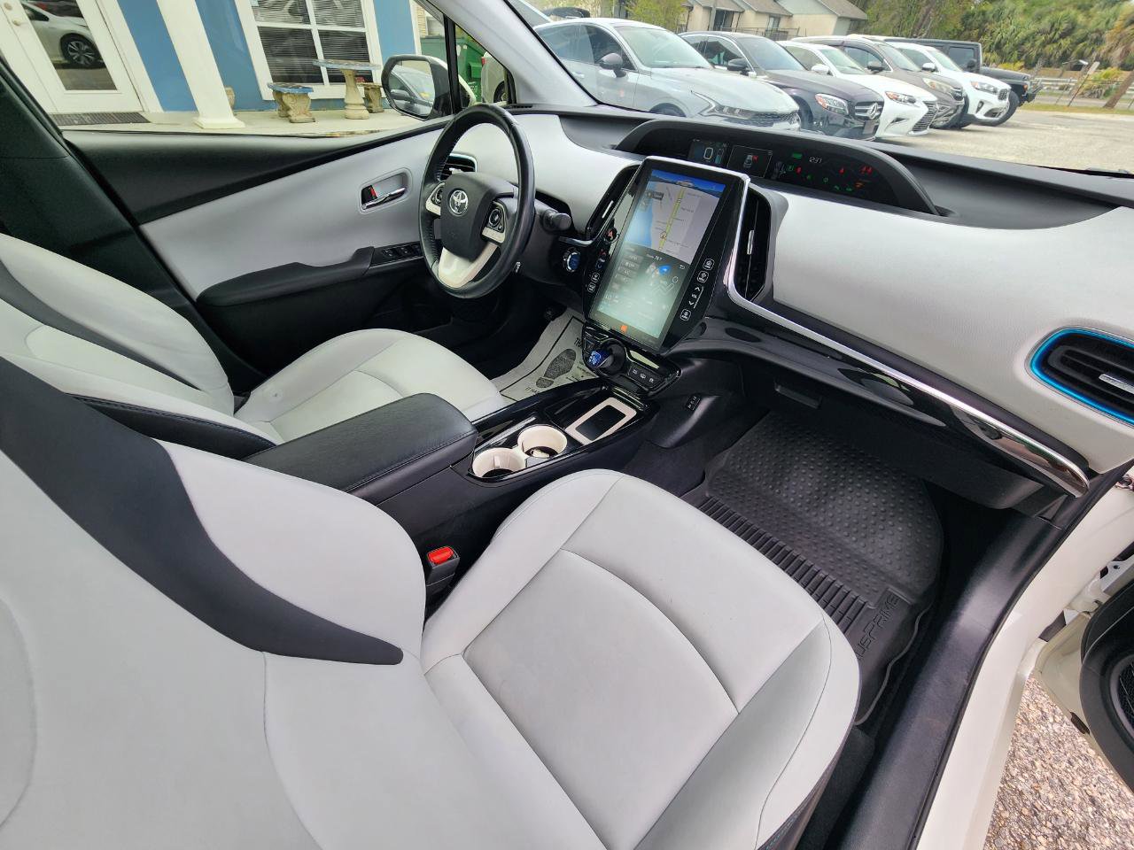 Used 2018 Toyota Prius Prime Advanced FWD image 24