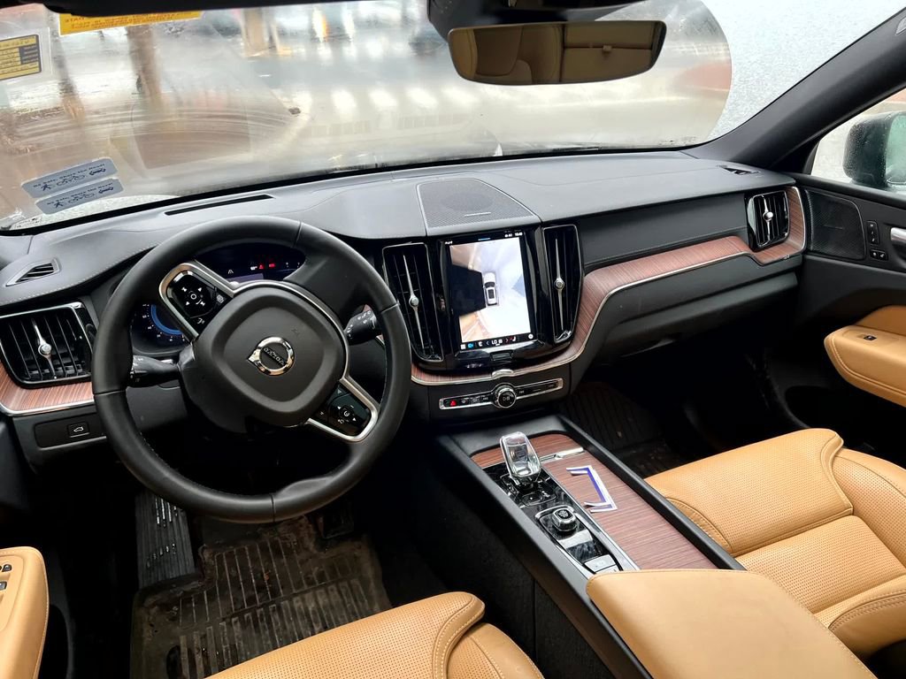 Used 2025 Volvo XC60 B5 Ultra w/ Protection Package Premier image 8