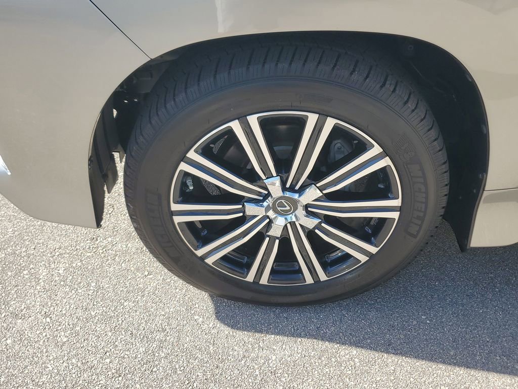 Used 2019 Lexus LX 570 4WD w/ Luxury Package image 11