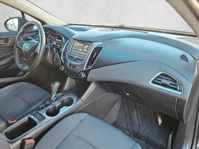Used 2018 Chevrolet Cruze LT w/ Convenience Package image 21