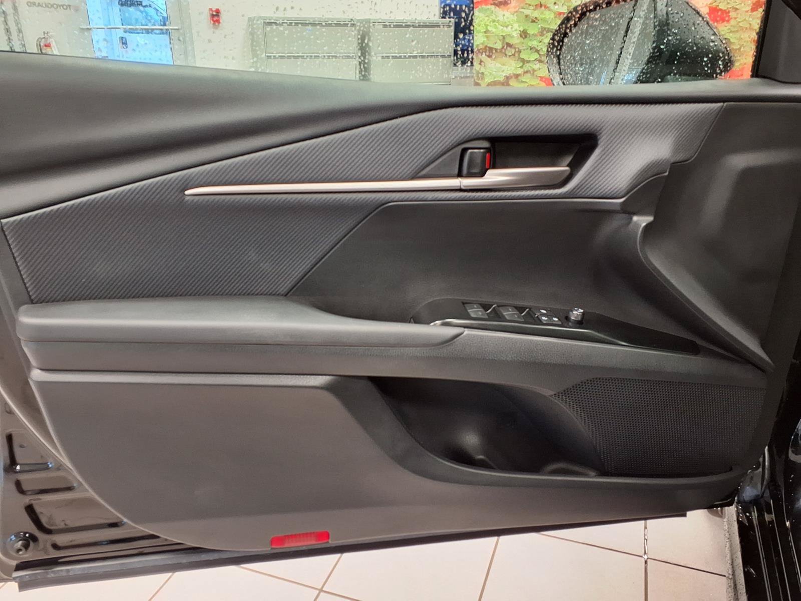 Used 2025 Toyota Camry SE FWD image 21