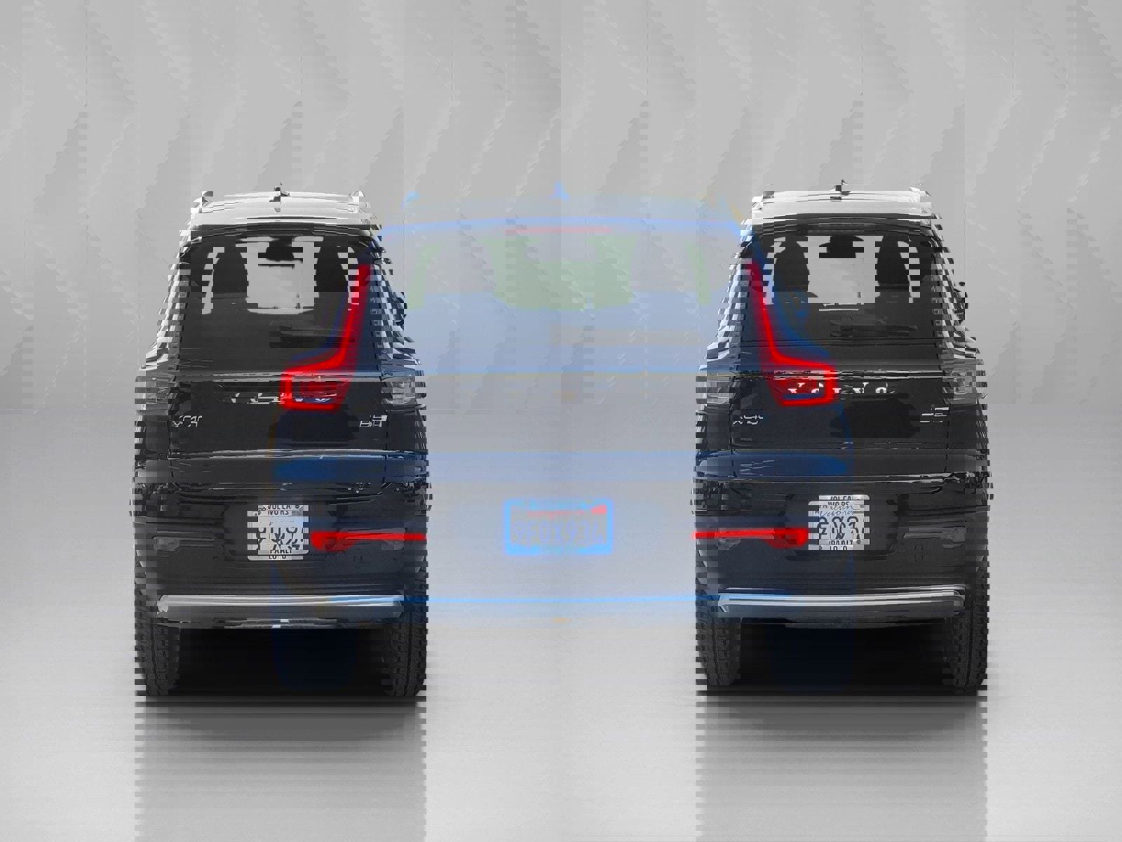 Certified 2023 Volvo XC40 B5 Plus w/ Protection Package Premier image 5