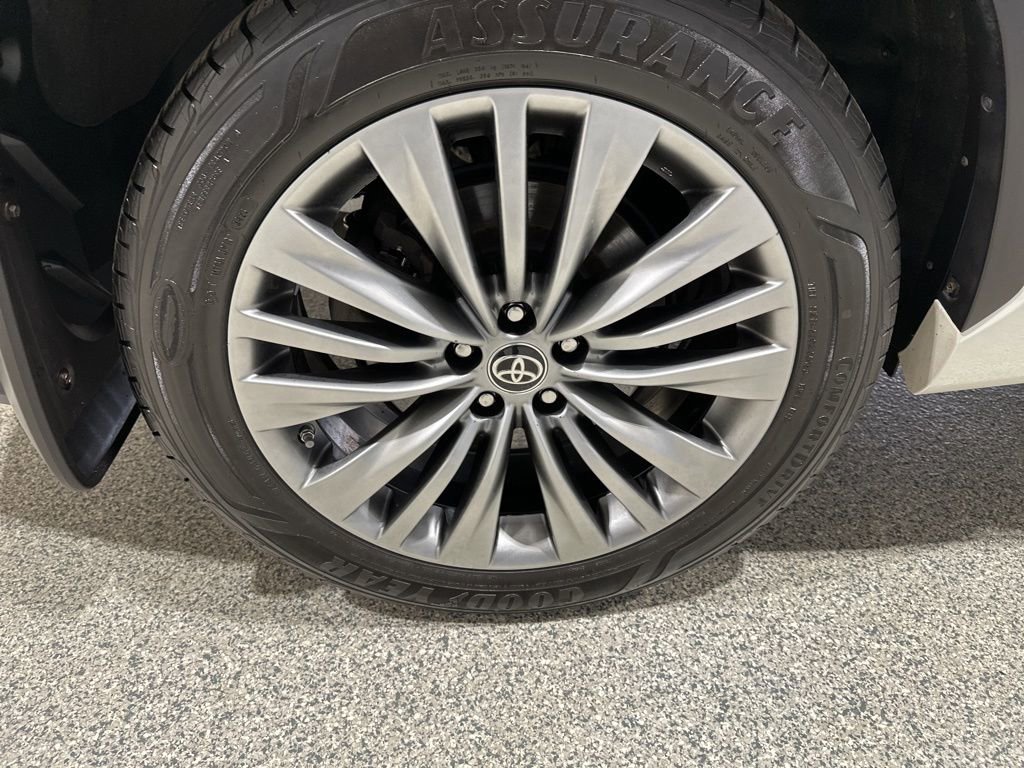 Certified 2020 Toyota Highlander Platinum AWD/4WD image 24