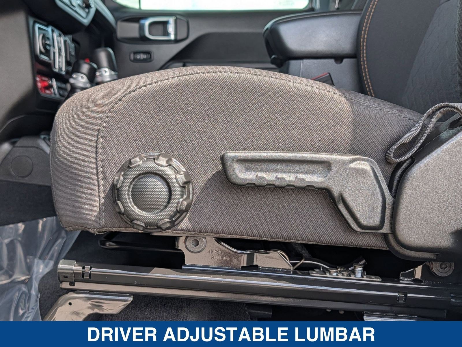 Used 2025 Jeep Gladiator Mojave w/ Safety Group image 25