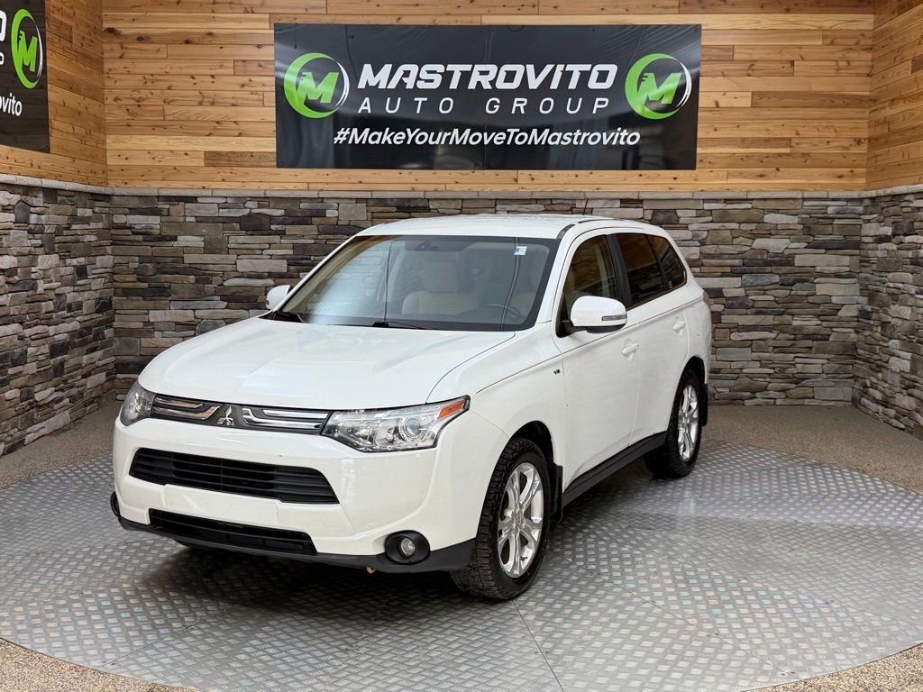 Used 2014 Mitsubishi Outlander GT AWD/4WD image 4