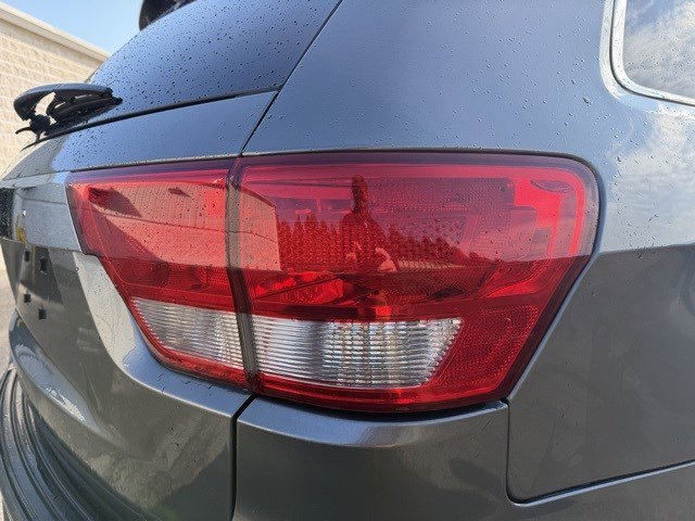 Used 2012 Jeep Grand Cherokee Laredo w/ Laredo E Group image 6