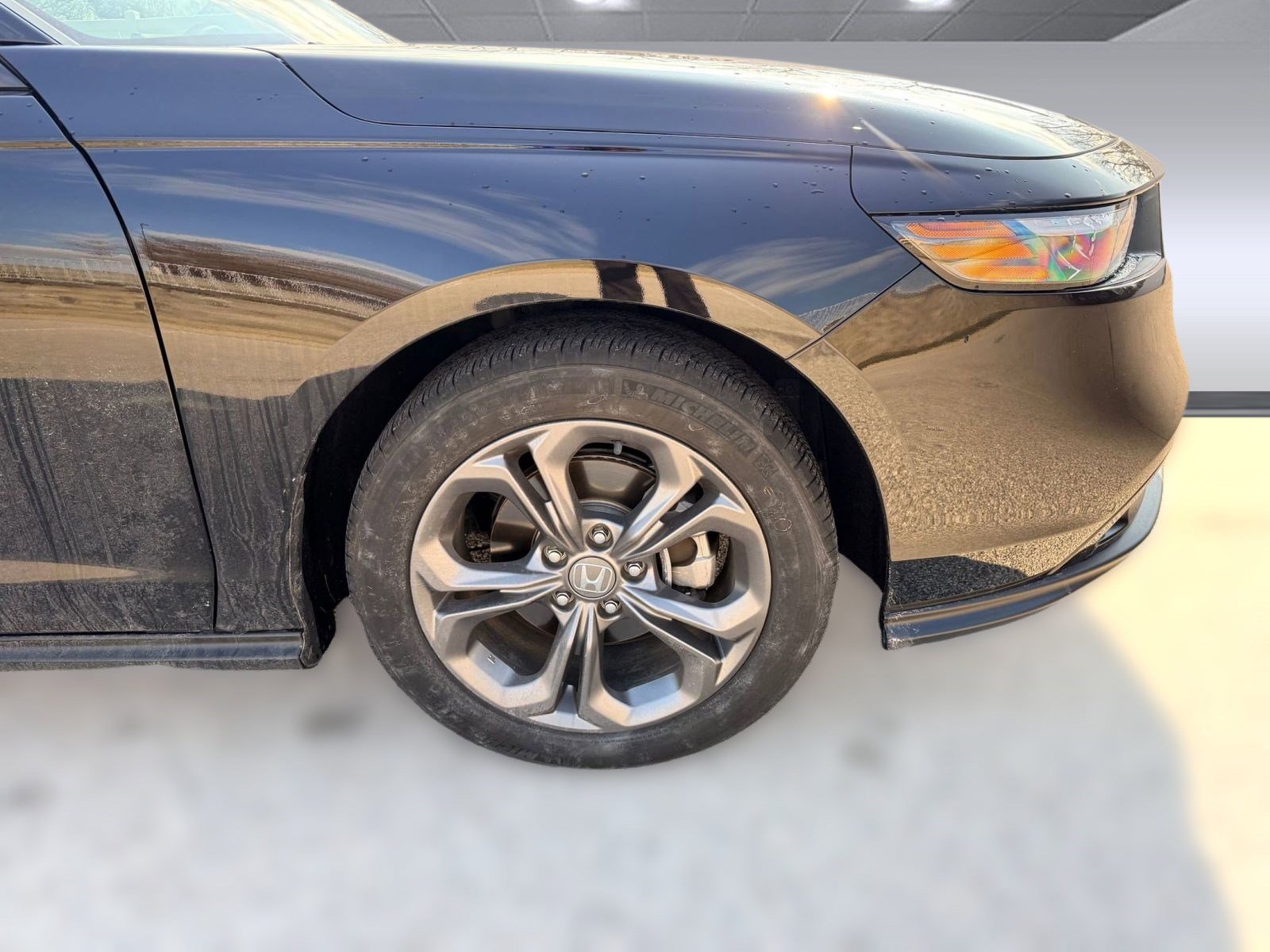 Used 2023 Honda Accord EX image 9