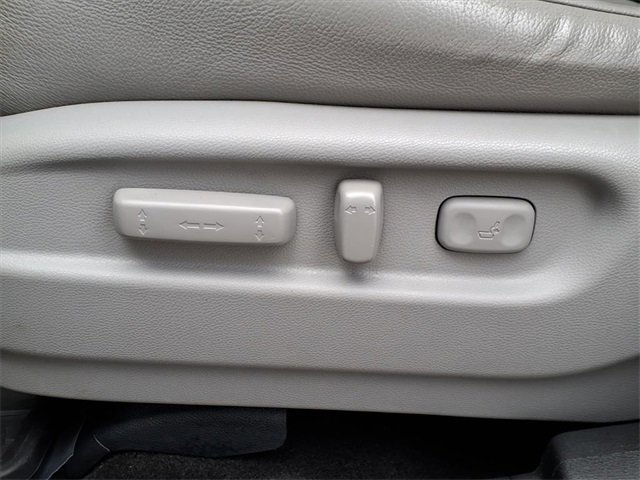 Used 2016 Honda Pilot Touring image 18