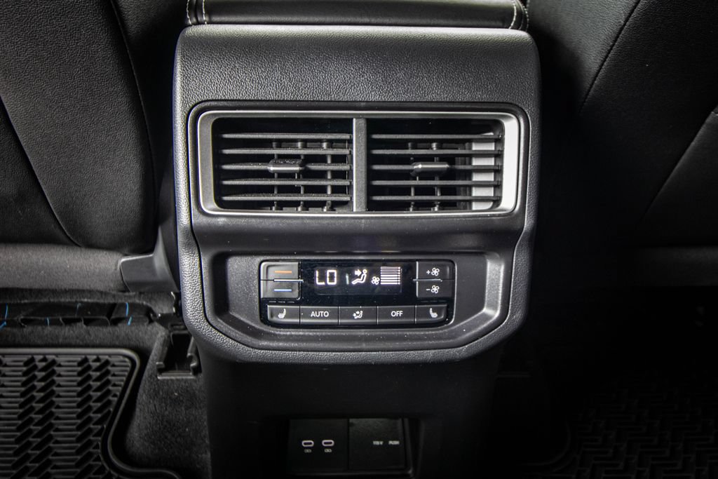 Used 2025 Volkswagen Atlas SEL Premium R-Line AWD/4WD image 30