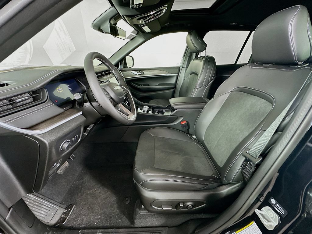 New 2026 Jeep Grand Cherokee Altitude AWD/4WD image 28