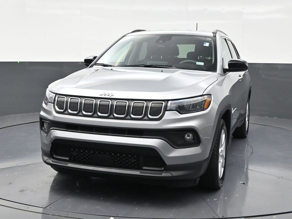 Used 2022 Jeep Compass Latitude FWD image 8