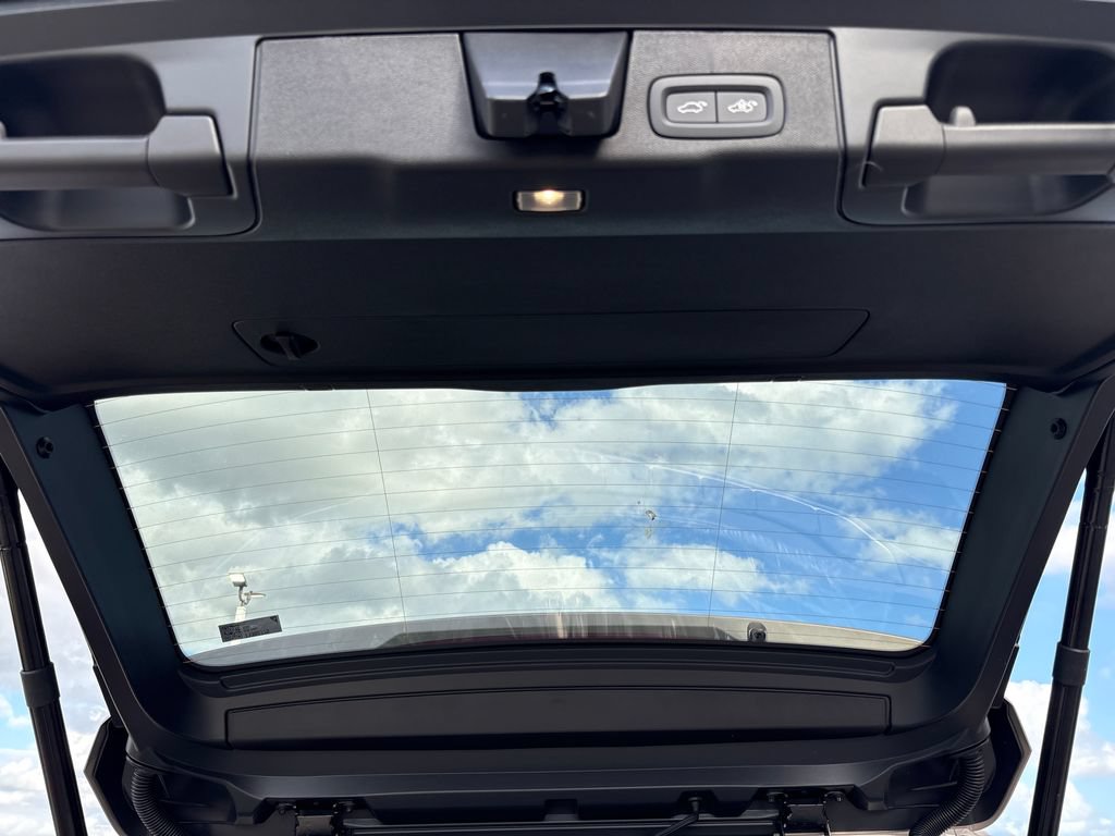New 2026 Volvo XC60 B5 Ultra w/ Protection Package Premier AWD/4WD image 15