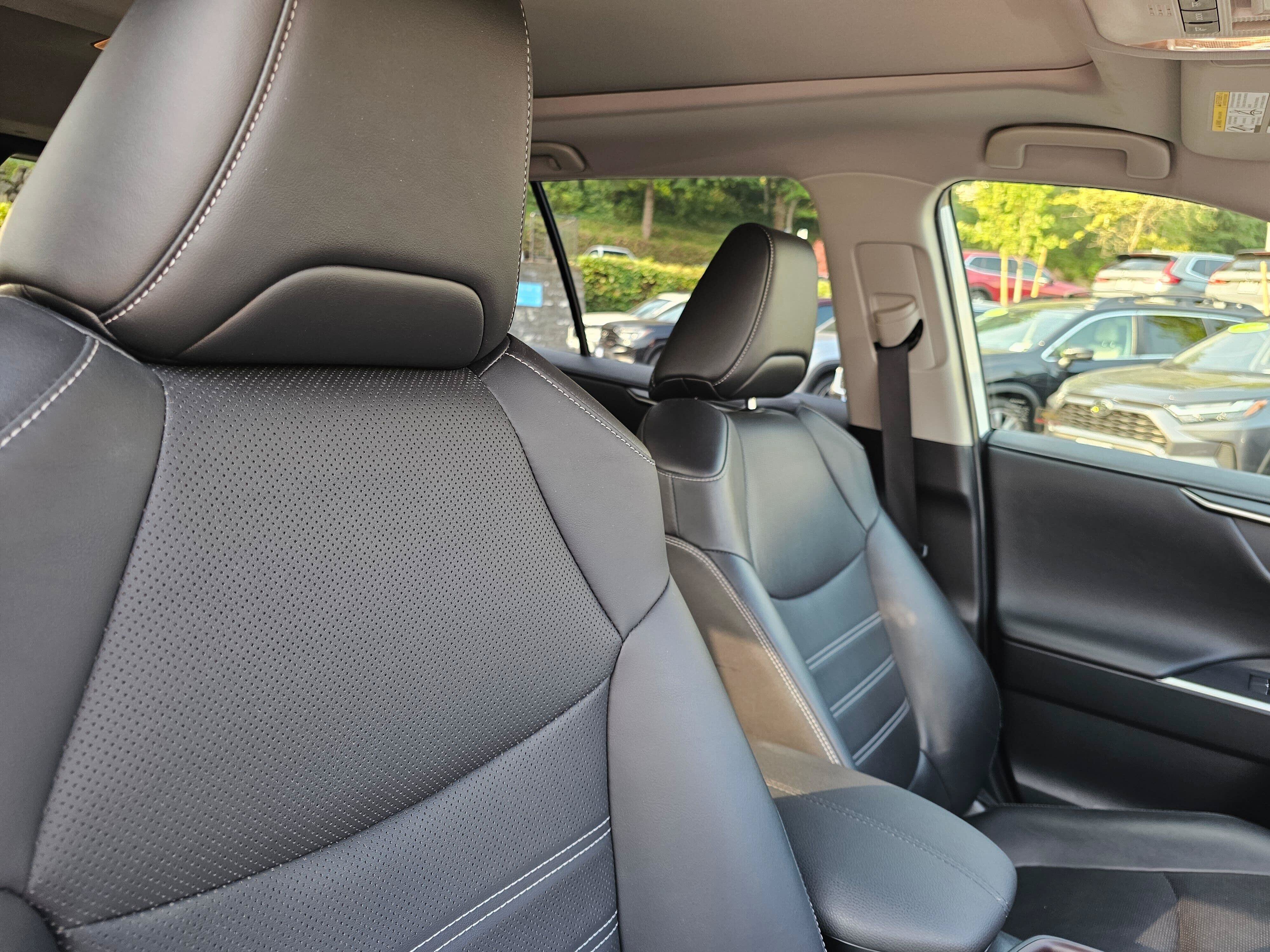 Used 2020 Toyota RAV4 Limited AWD/4WD image 11
